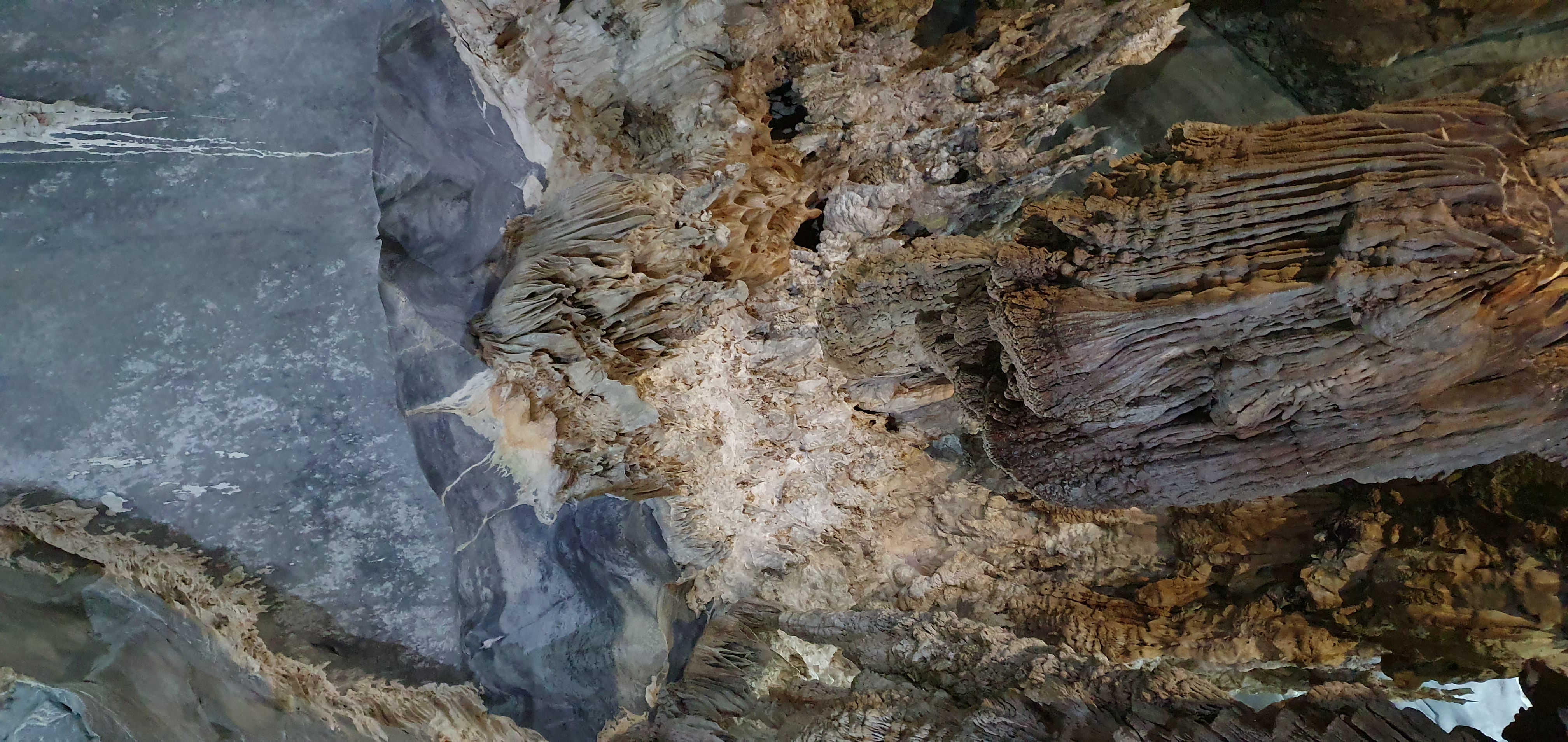 베트남 퐁냐케방 석회동굴